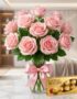 Jarrón Decídete con once rosas rosadas frescas y un lazo rosa elegante, acompañado de una caja de chocolates Ferrero Rocher,